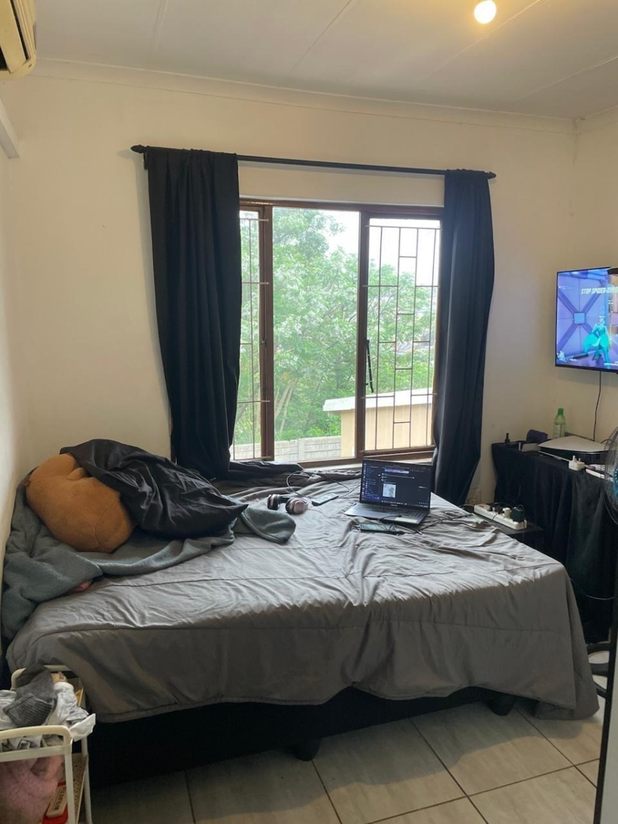 To Let 4 Bedroom Property for Rent in Ocean View KwaZulu-Natal