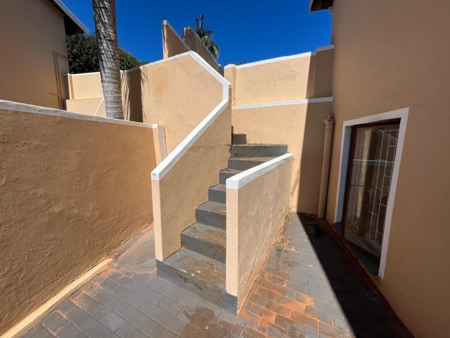 To Let 4 Bedroom Property for Rent in Ocean View KwaZulu-Natal