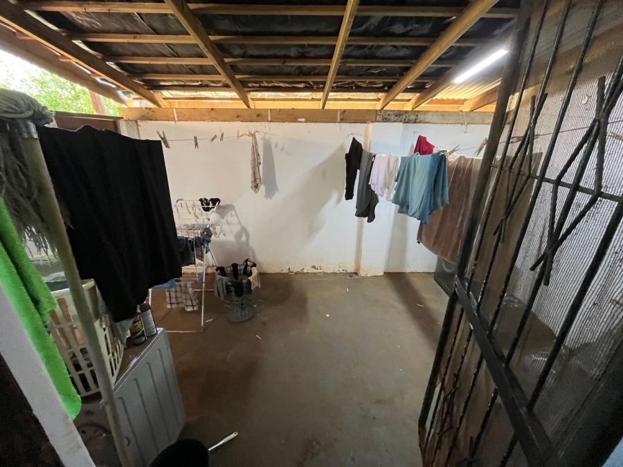 To Let 4 Bedroom Property for Rent in Ocean View KwaZulu-Natal