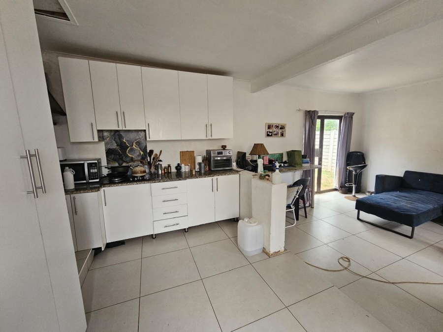 To Let 4 Bedroom Property for Rent in Ocean View KwaZulu-Natal