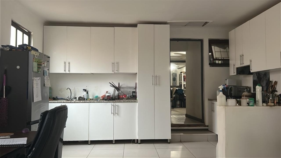 To Let 4 Bedroom Property for Rent in Ocean View KwaZulu-Natal