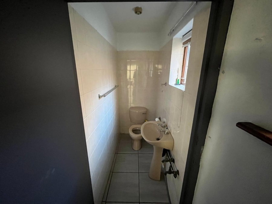 To Let 4 Bedroom Property for Rent in Ocean View KwaZulu-Natal
