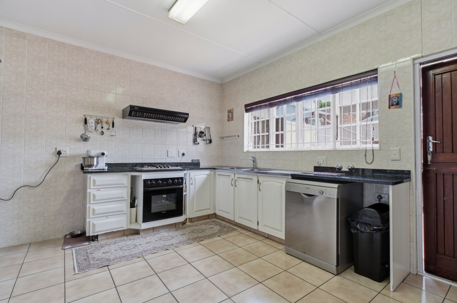 4 Bedroom Property for Sale in Gillitts KwaZulu-Natal