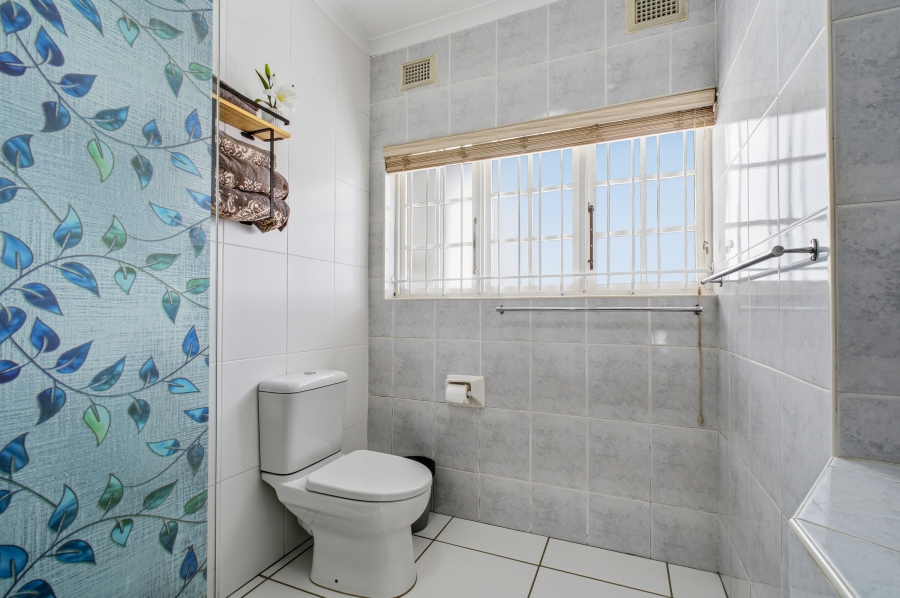 4 Bedroom Property for Sale in Gillitts KwaZulu-Natal