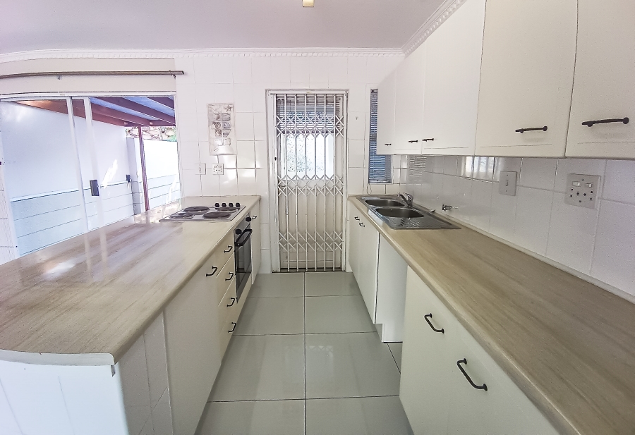 To Let 2 Bedroom Property for Rent in Umhlanga KwaZulu-Natal