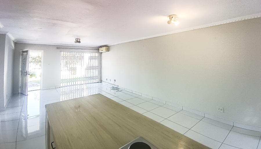 To Let 2 Bedroom Property for Rent in Umhlanga KwaZulu-Natal