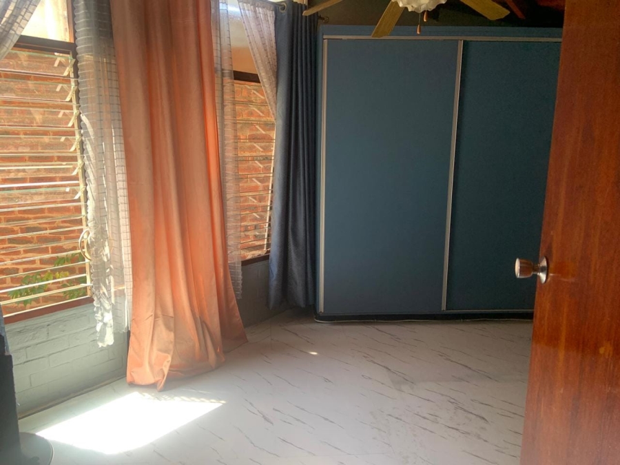 To Let 2 Bedroom Property for Rent in Pinetown KwaZulu-Natal