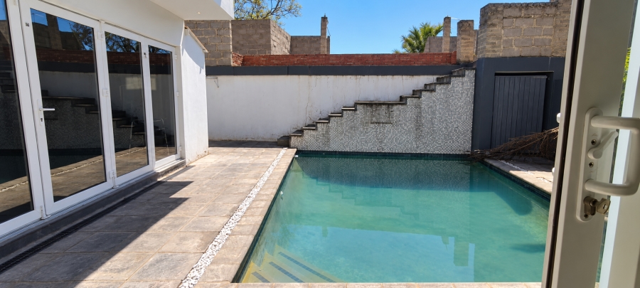 To Let Commercial Property for Rent in Amanzimtoti KwaZulu-Natal