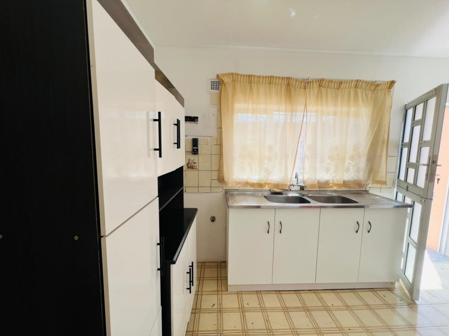 To Let 2 Bedroom Property for Rent in Bayview KwaZulu-Natal