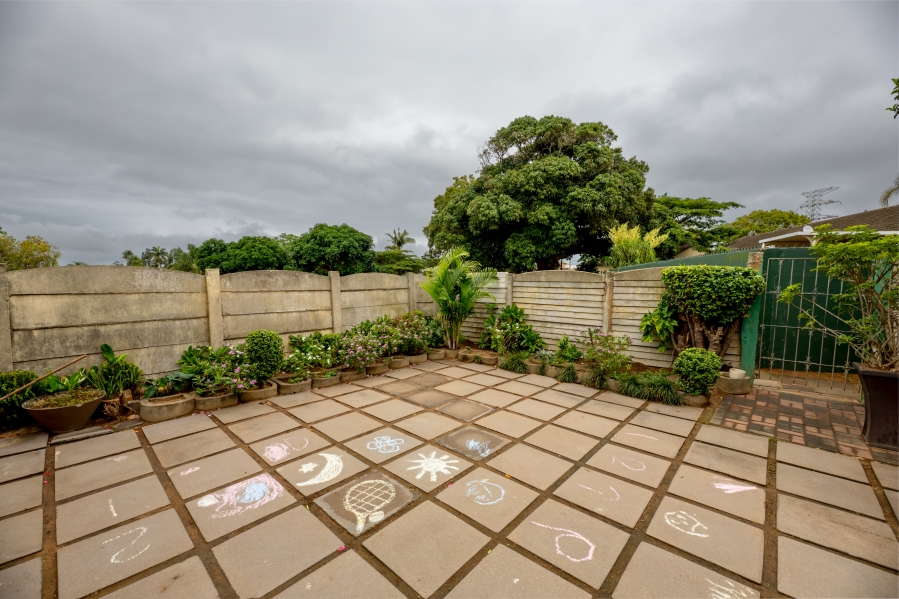 4 Bedroom Property for Sale in Amanzimtoti KwaZulu-Natal