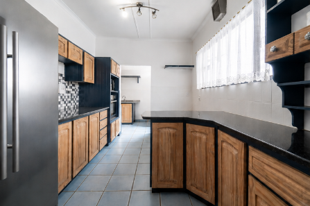 4 Bedroom Property for Sale in Amanzimtoti KwaZulu-Natal