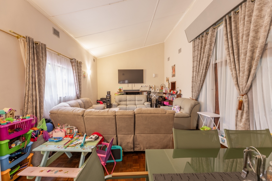 4 Bedroom Property for Sale in Amanzimtoti KwaZulu-Natal