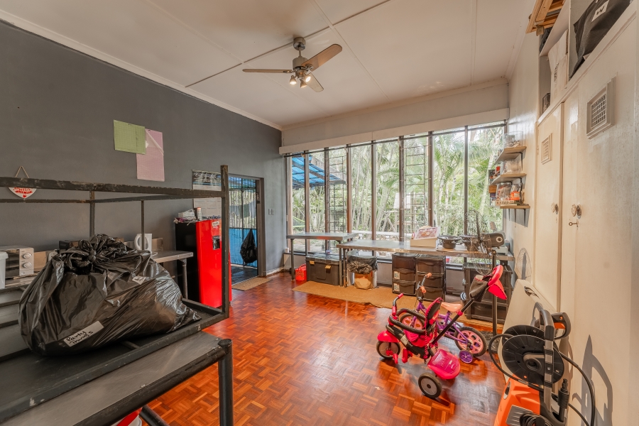 4 Bedroom Property for Sale in Amanzimtoti KwaZulu-Natal