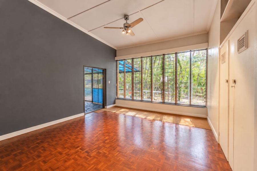4 Bedroom Property for Sale in Amanzimtoti KwaZulu-Natal