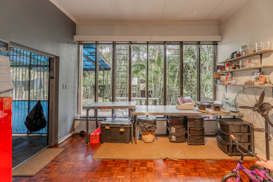 4 Bedroom Property for Sale in Amanzimtoti KwaZulu-Natal