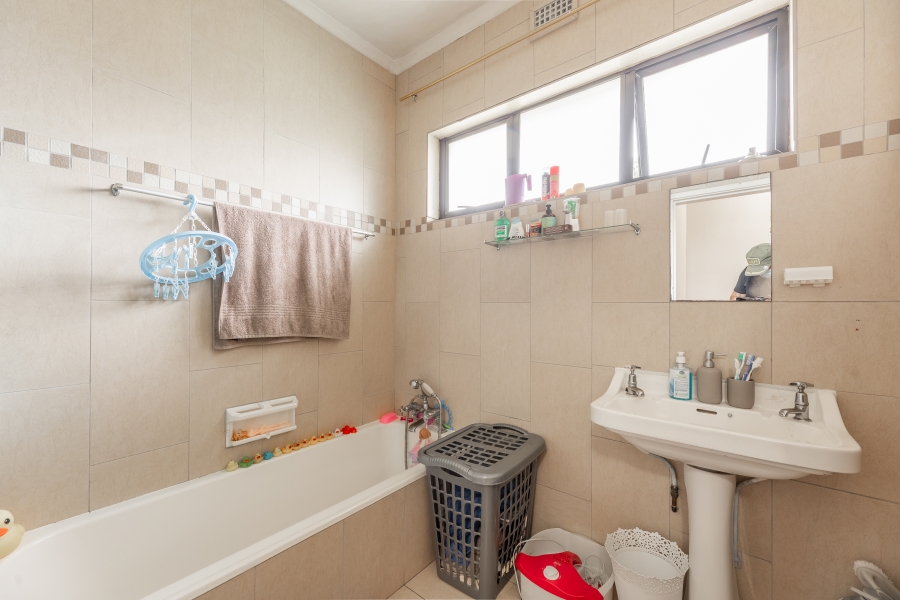 4 Bedroom Property for Sale in Amanzimtoti KwaZulu-Natal