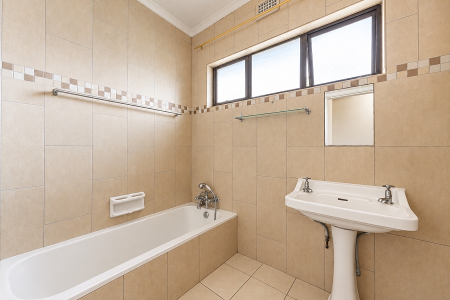 4 Bedroom Property for Sale in Amanzimtoti KwaZulu-Natal