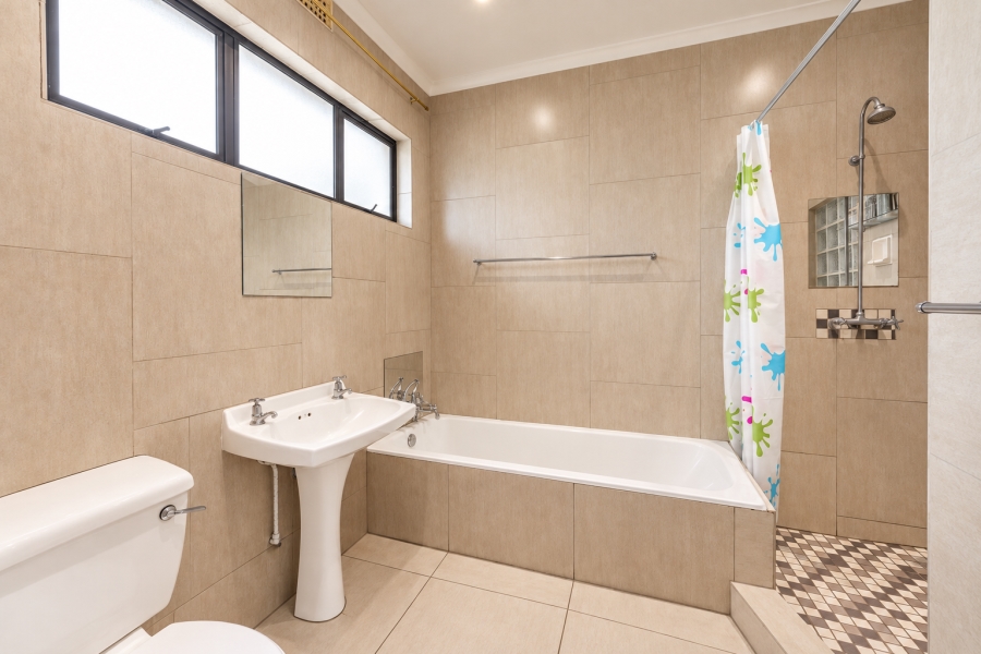 4 Bedroom Property for Sale in Amanzimtoti KwaZulu-Natal