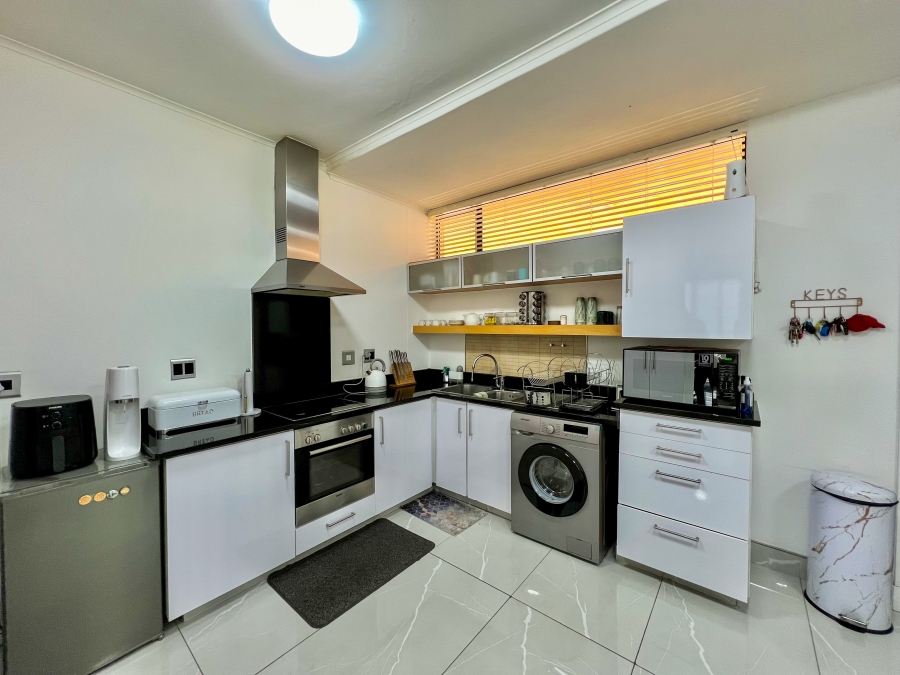 To Let 2 Bedroom Property for Rent in Umhlanga Ridge KwaZulu-Natal