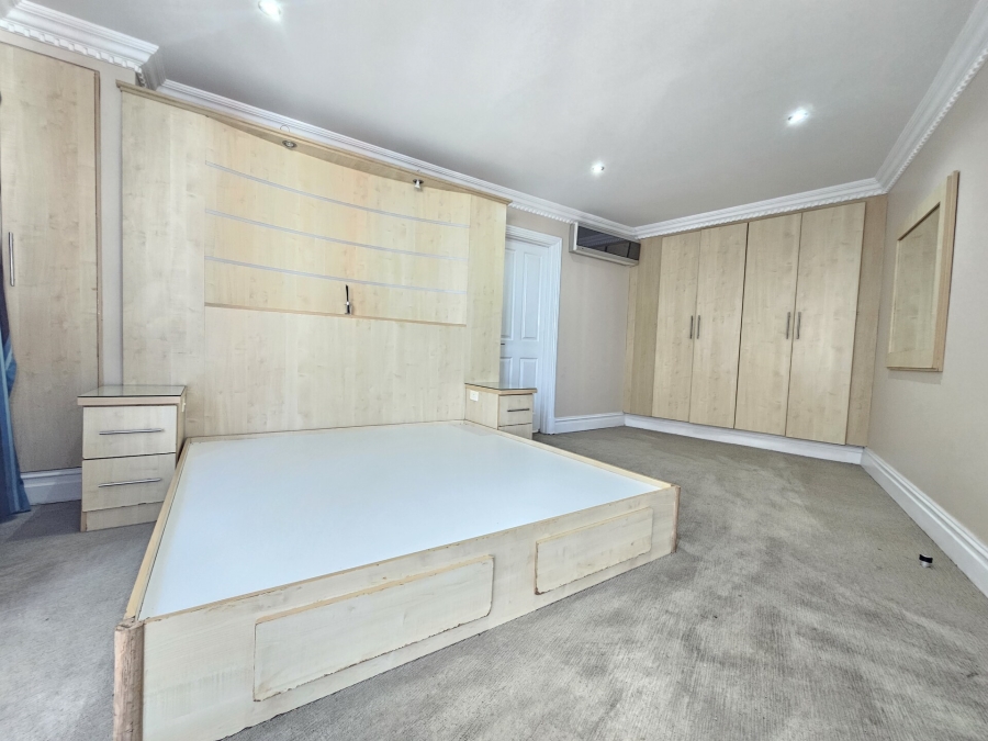 2 Bedroom Property for Sale in Point Waterfront KwaZulu-Natal