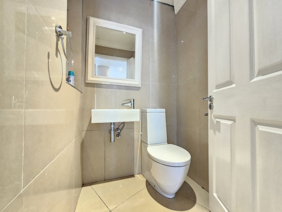 2 Bedroom Property for Sale in Point Waterfront KwaZulu-Natal