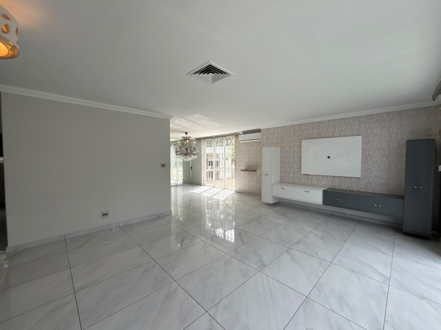 3 Bedroom Property for Sale in Essenwood KwaZulu-Natal