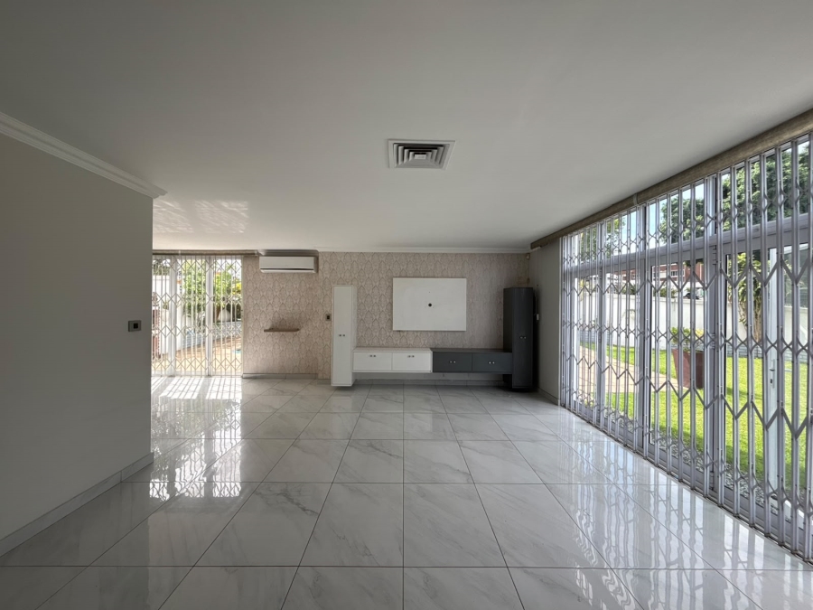 3 Bedroom Property for Sale in Essenwood KwaZulu-Natal