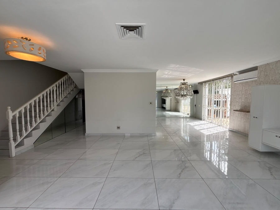 3 Bedroom Property for Sale in Essenwood KwaZulu-Natal