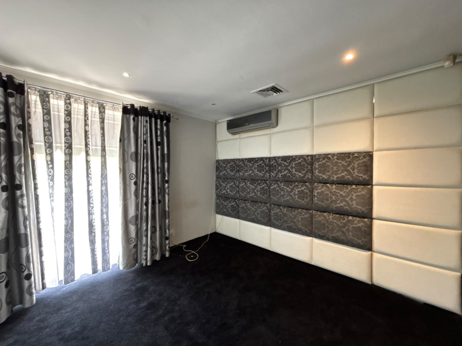 3 Bedroom Property for Sale in Essenwood KwaZulu-Natal