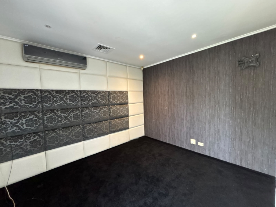 3 Bedroom Property for Sale in Essenwood KwaZulu-Natal