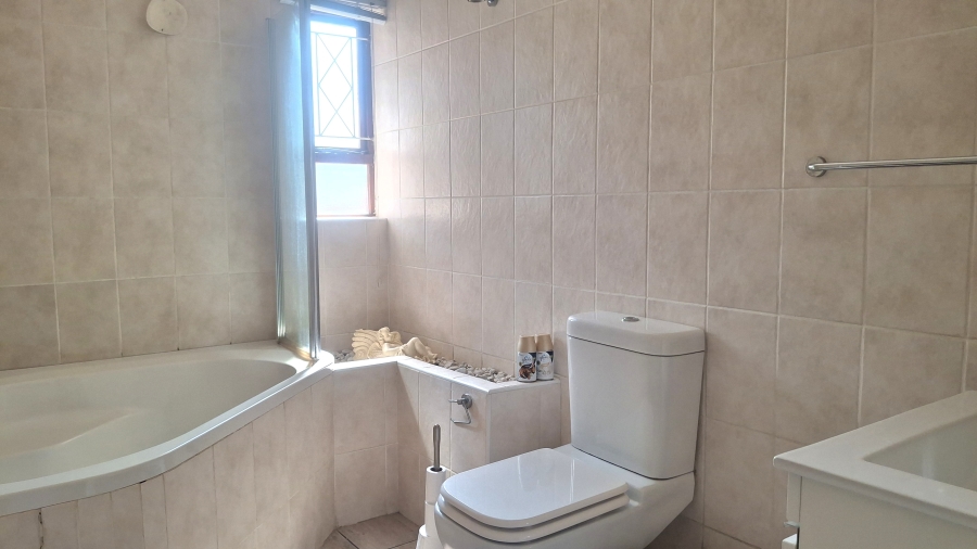 3 Bedroom Property for Sale in Amanzimtoti KwaZulu-Natal