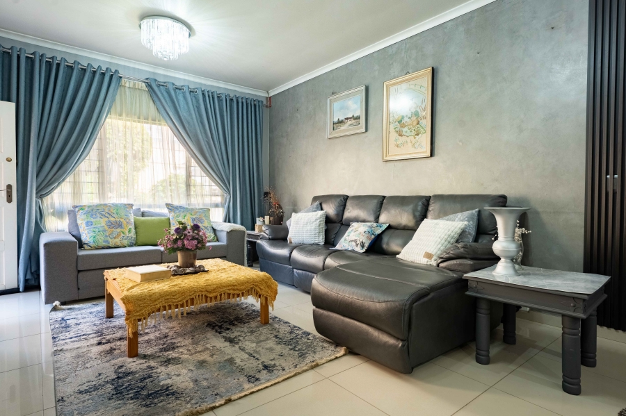 3 Bedroom Property for Sale in Amanzimtoti KwaZulu-Natal