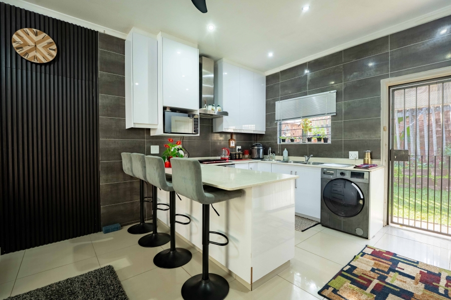 3 Bedroom Property for Sale in Amanzimtoti KwaZulu-Natal