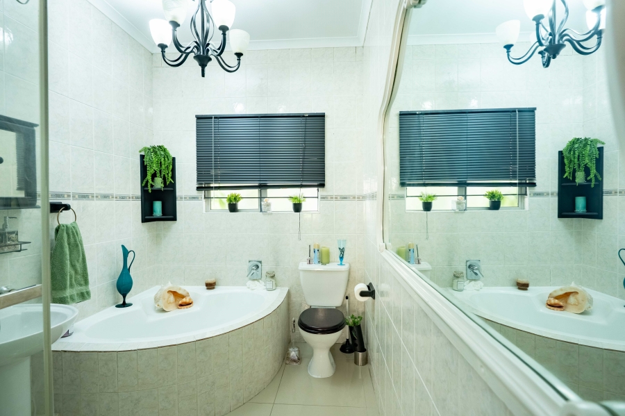 3 Bedroom Property for Sale in Amanzimtoti KwaZulu-Natal