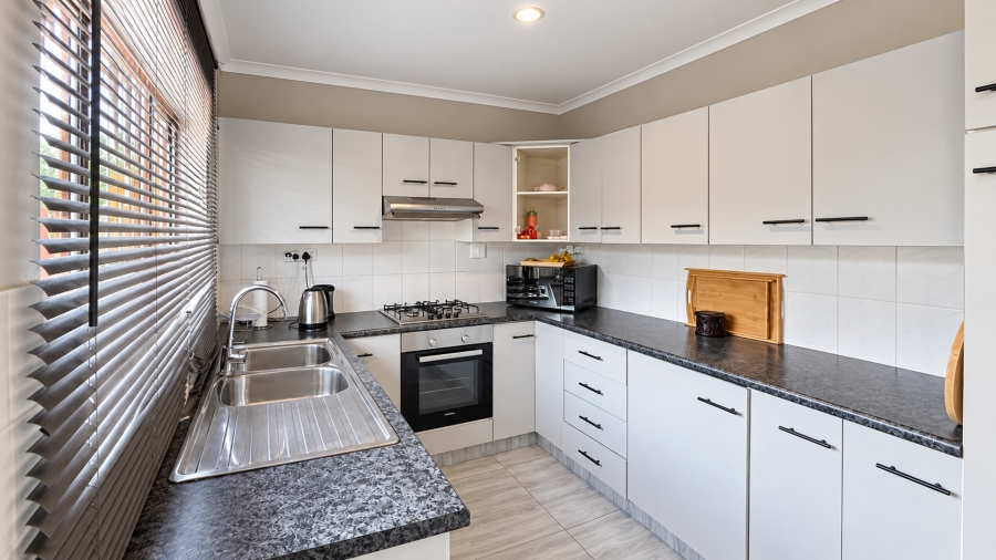 3 Bedroom Property for Sale in Waterfall KwaZulu-Natal