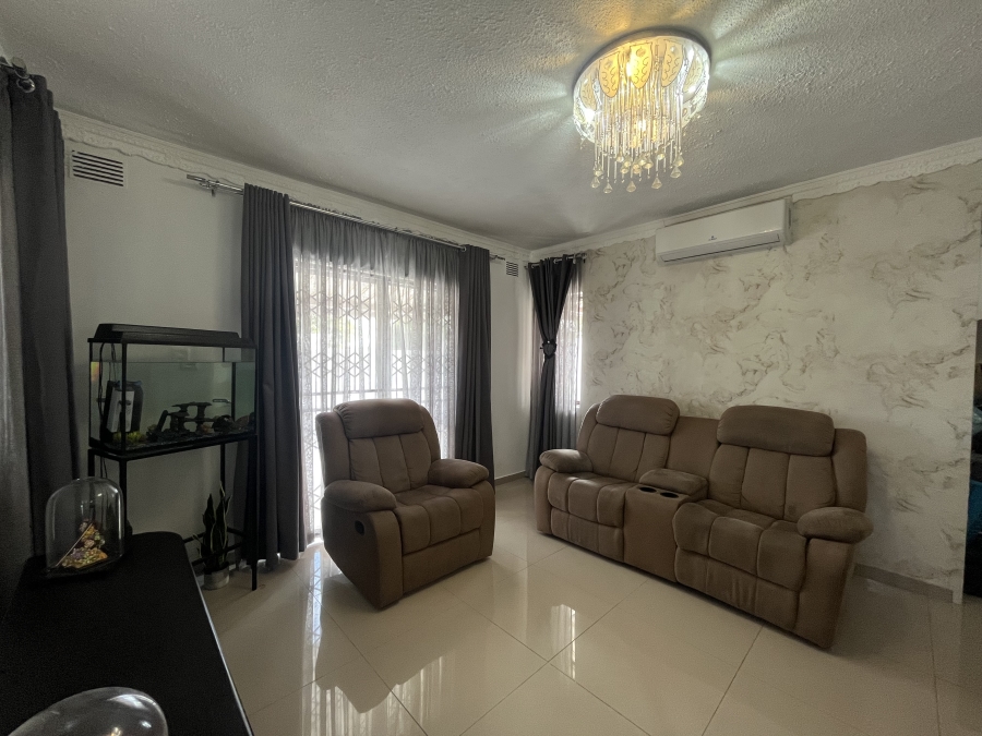 5 Bedroom Property for Sale in Clayfield KwaZulu-Natal