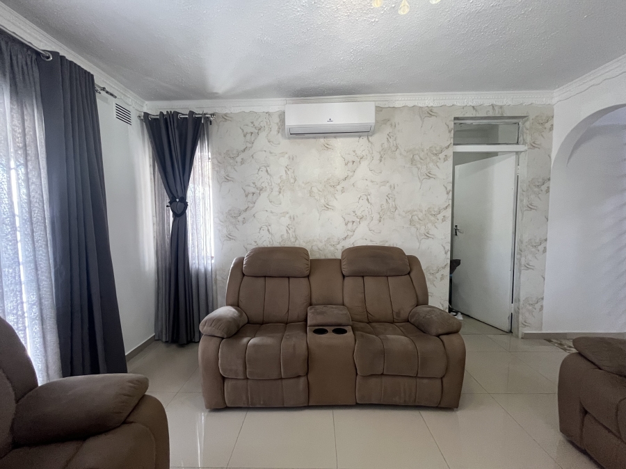 5 Bedroom Property for Sale in Clayfield KwaZulu-Natal