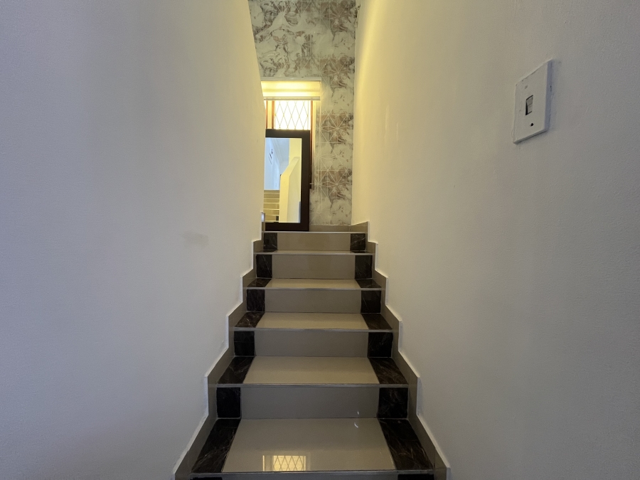 5 Bedroom Property for Sale in Clayfield KwaZulu-Natal