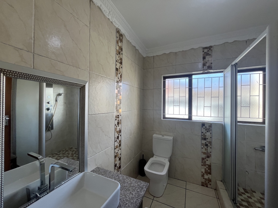 5 Bedroom Property for Sale in Clayfield KwaZulu-Natal