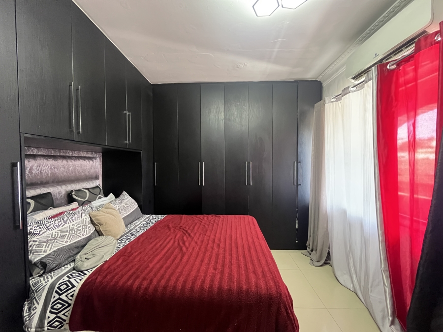 5 Bedroom Property for Sale in Clayfield KwaZulu-Natal