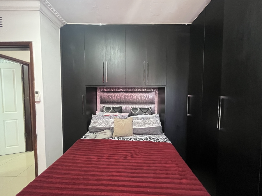 5 Bedroom Property for Sale in Clayfield KwaZulu-Natal