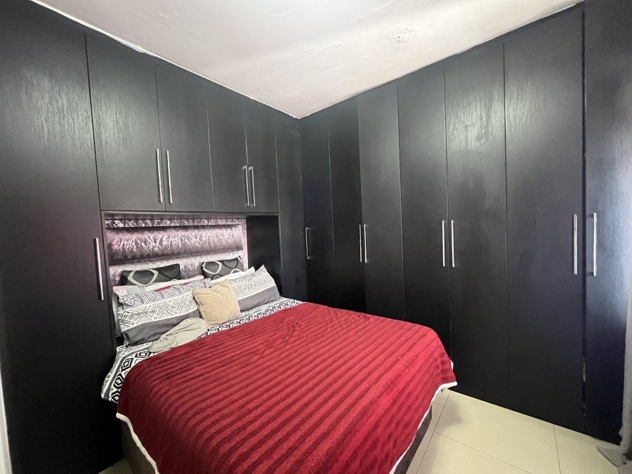 5 Bedroom Property for Sale in Clayfield KwaZulu-Natal