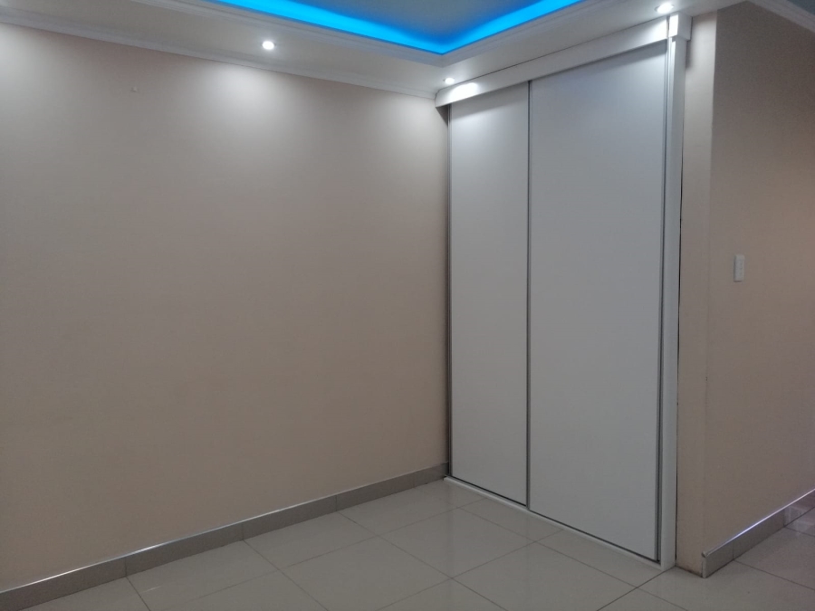 To Let 0 Bedroom Property for Rent in Essenwood KwaZulu-Natal