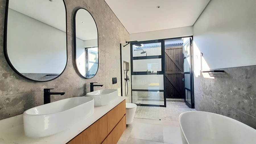 4 Bedroom Property for Sale in Elaleni Coastal Forest Estate KwaZulu-Natal