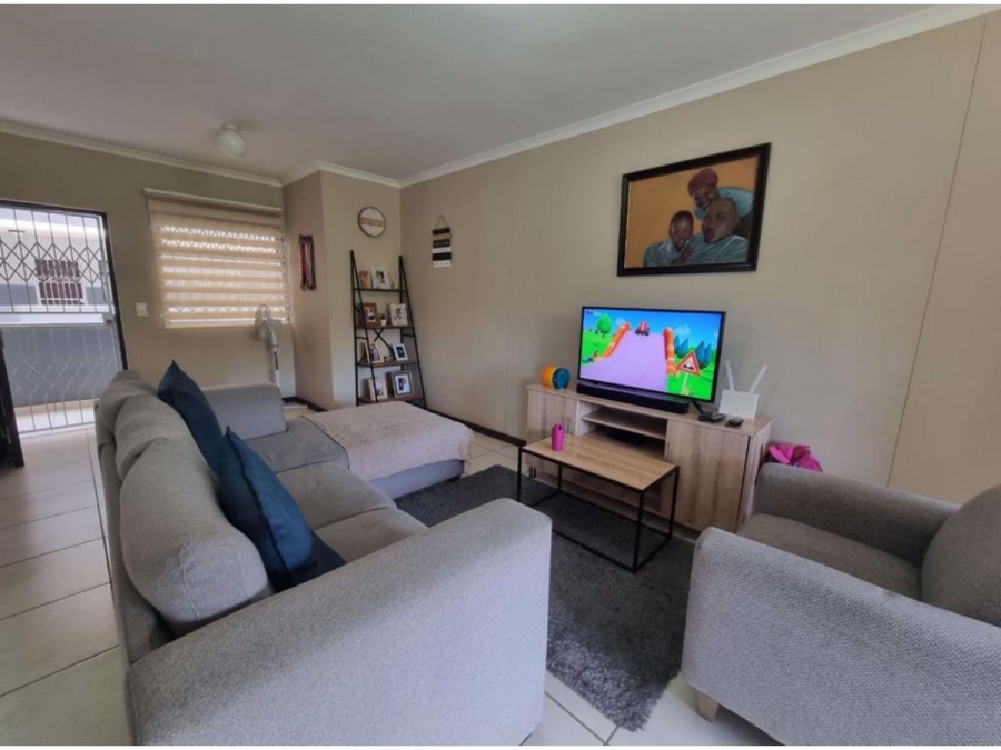 2 Bedroom Property for Sale in Waterways KwaZulu-Natal