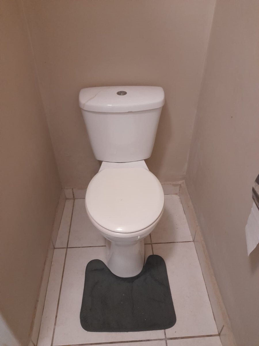 2 Bedroom Property for Sale in Waterways KwaZulu-Natal