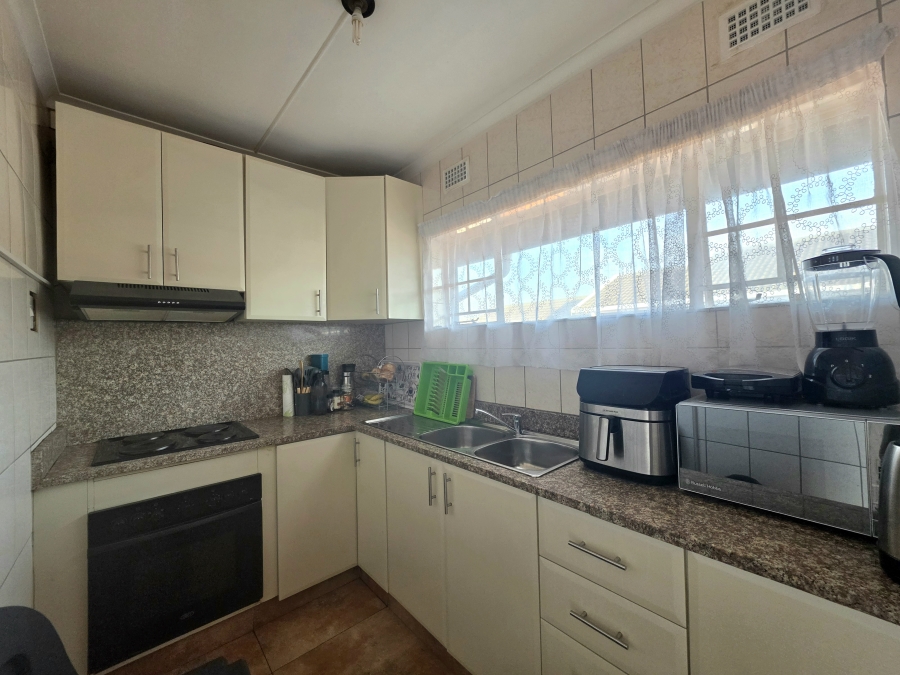 To Let 2 Bedroom Property for Rent in Montclair KwaZulu-Natal