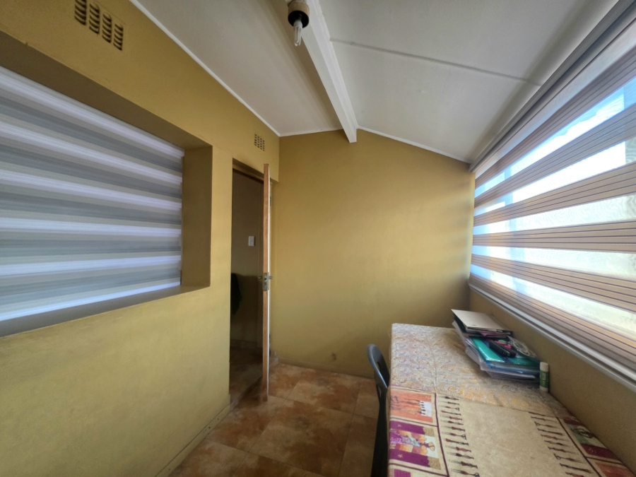 To Let 2 Bedroom Property for Rent in Montclair KwaZulu-Natal