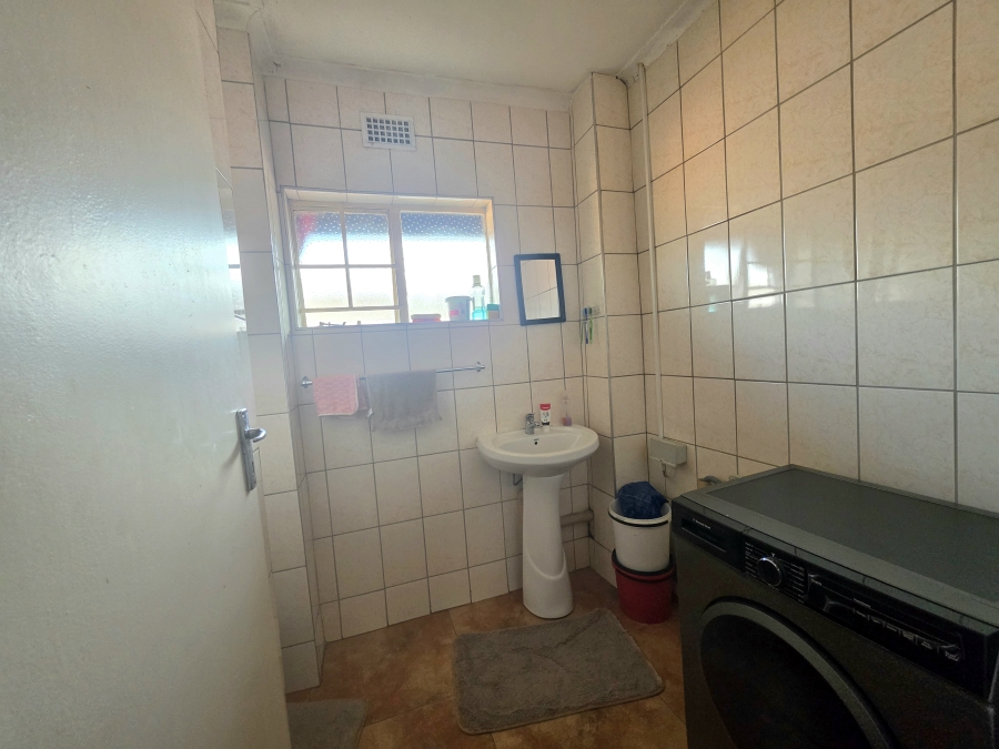 To Let 2 Bedroom Property for Rent in Montclair KwaZulu-Natal