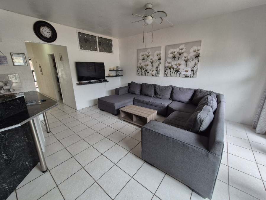 To Let 3 Bedroom Property for Rent in Uvongo KwaZulu-Natal